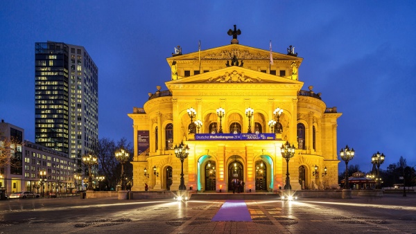 Historisches Konzertgebäude am Opernplatz